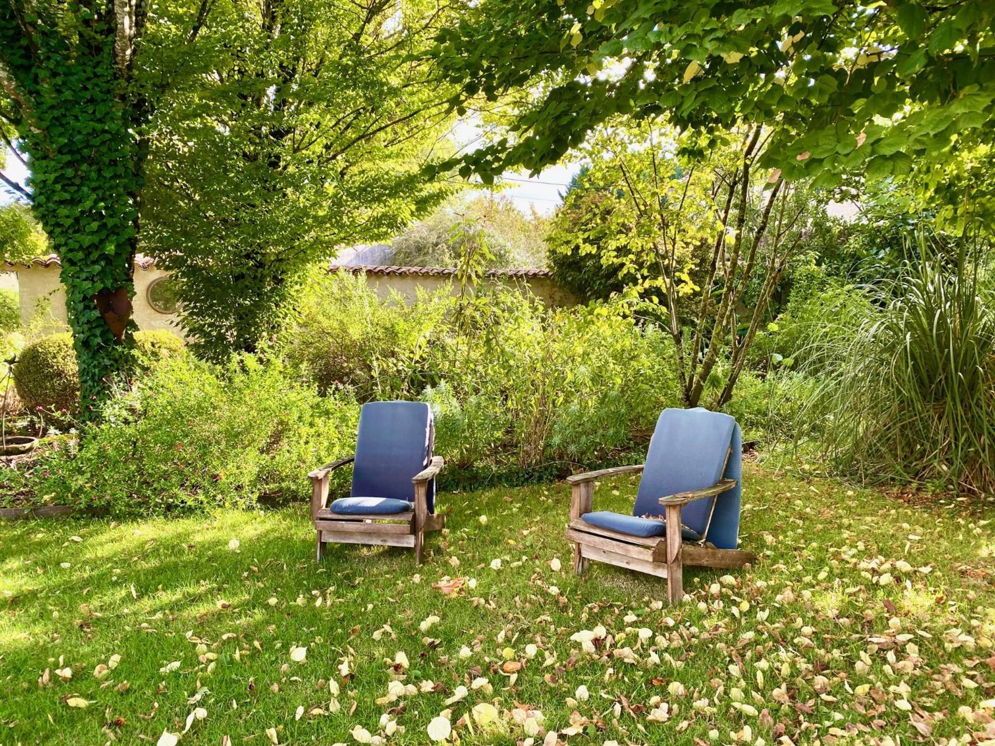 Aux Agapanthes, Chambres D'Hotes Charentaises De Charme Avec Piscine Aumagne Exterior foto